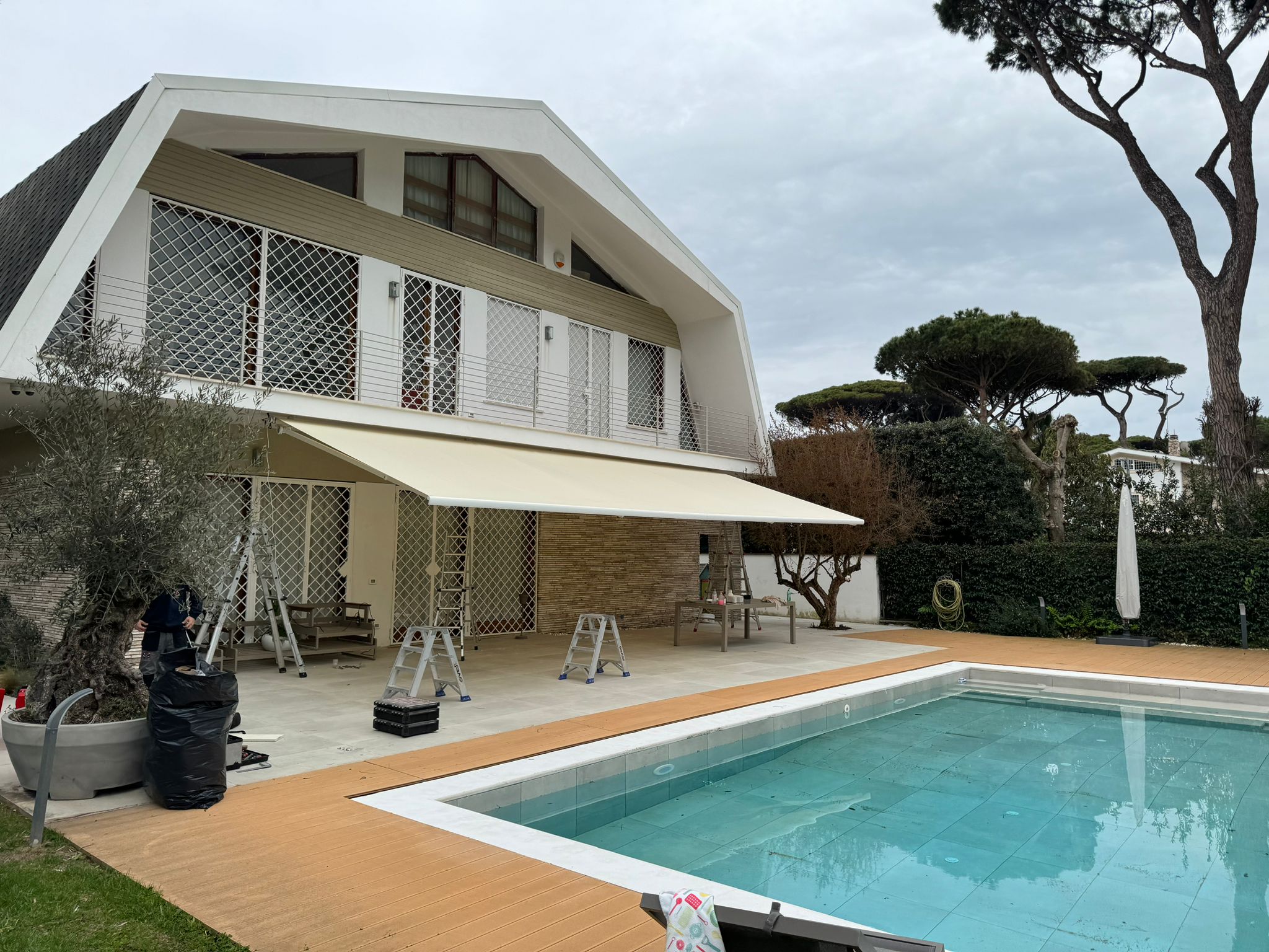 1e49b590-1c53-446d-bb5c-5a66109bbc73