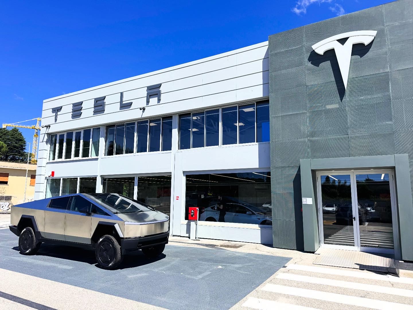 3840ACB3-0C38-4FF4-AF53-C025307EA2AD