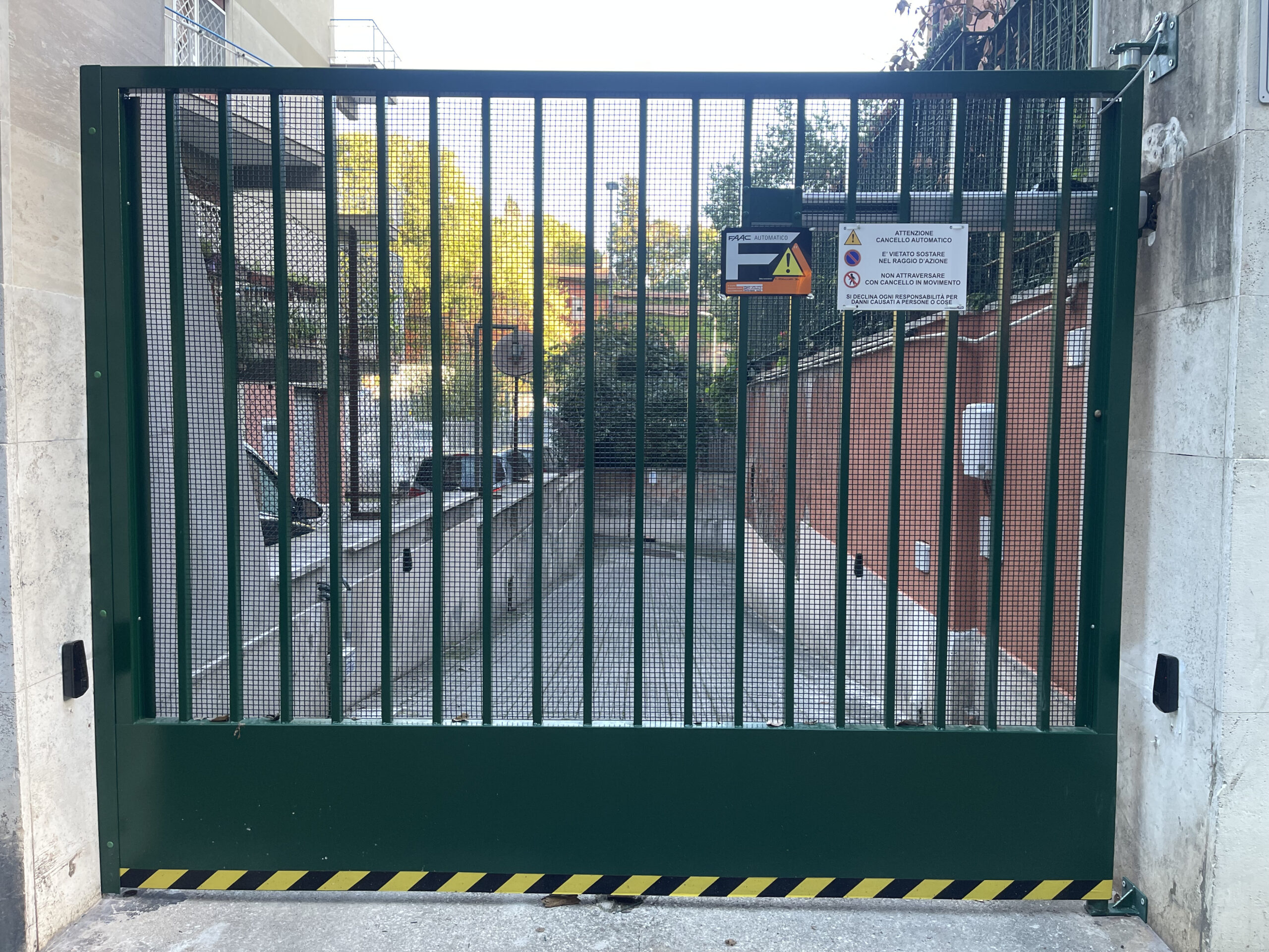 Cancello Condominale Viale ippocrate